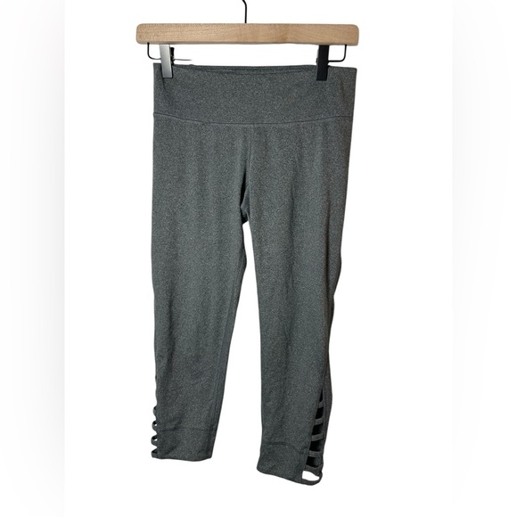 Champion Duo Dry+ Capri Leggings Gray Strappy Hem Women’s Size Small - Picture 1 of 6